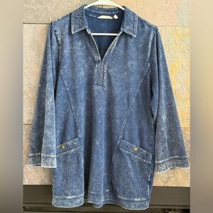 Soft Surroundings, M (10-12) acid washed.  stretchy denim tunic, snap pockets